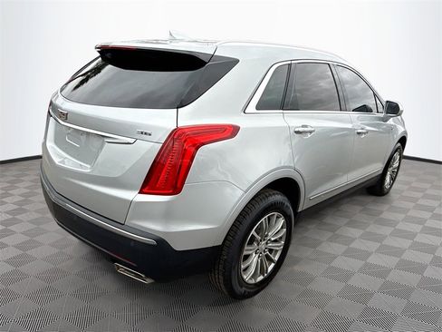Used 2018 Cadillac XT5 Luxury w/ Driver Awareness Package image 6