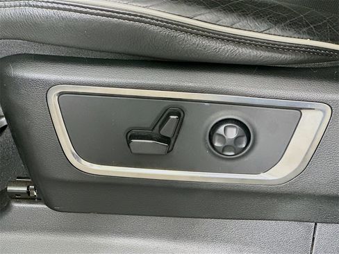 Used 2019 RAM 1500 Limited w/ Body Color Bumper Group image 23