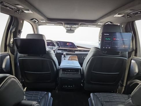 Certified 2023 Cadillac Escalade Sport Platinum w/ Heavy-Duty Trailer Package AWD/4WD image 13