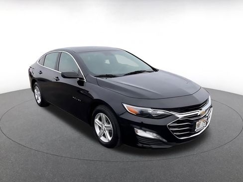 Used 2024 Chevrolet Malibu LT image 3