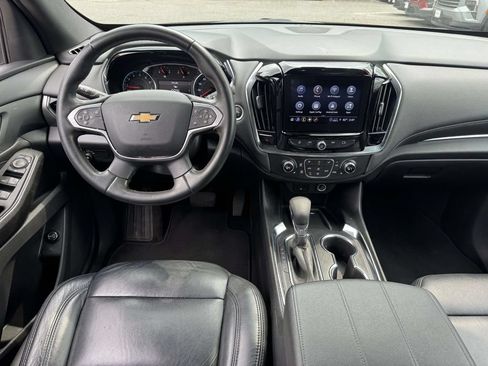 Used 2023 Chevrolet Traverse LT FWD image 16
