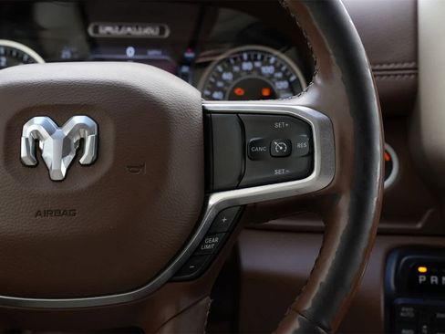 Used 2019 RAM 1500 Laramie image 10