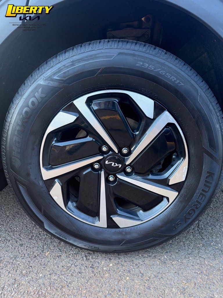Used 2023 Kia Sportage LX AWD/4WD image 15