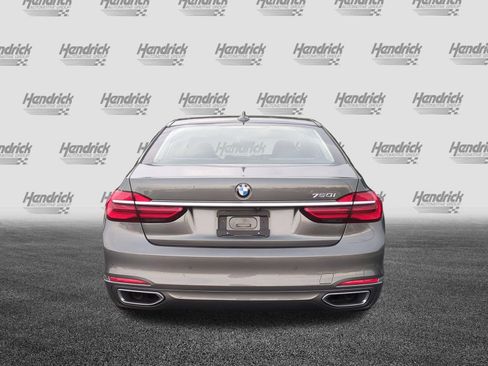 Used 2018 BMW 750i RWD image 9