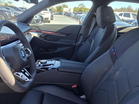 New 2026 BMW 550e xDrive w/ Premium Package image 6