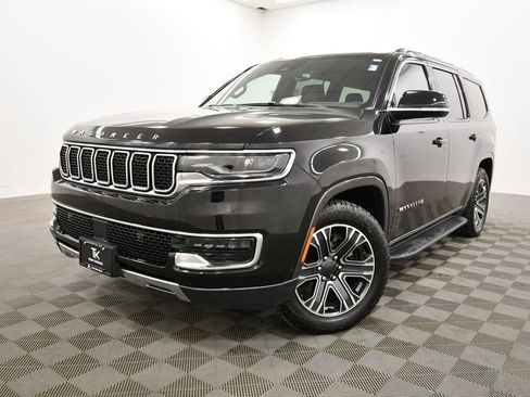 Used 2022 Jeep Wagoneer Series III image 2