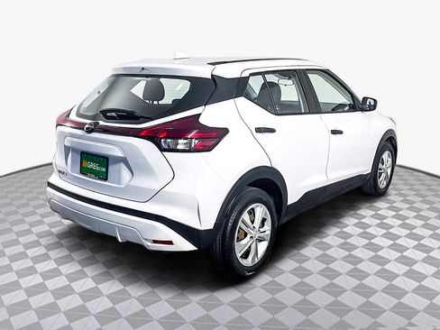 Used 2022 Nissan Kicks S image 10
