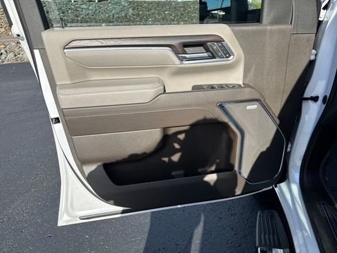 Certified 2024 GMC Sierra 2500 SLT w/ SLT Premium Package image 17