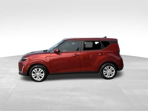 Used 2025 Kia Soul LX FWD image 12
