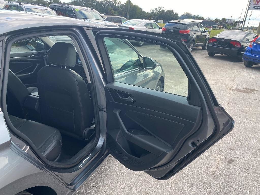 Used 2019 Volkswagen Jetta SE FWD image 19