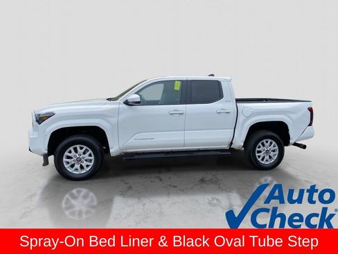 Used 2025 Toyota Tacoma SR5 AWD/4WD image 2