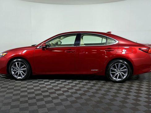 Used 2018 Lexus ES 300h w/ Luxury Package image 13