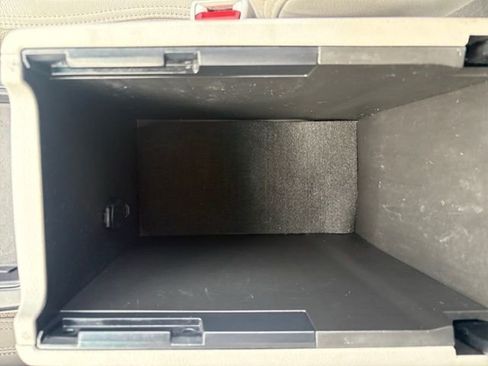 Used 2017 Toyota Camry LE FWD image 18