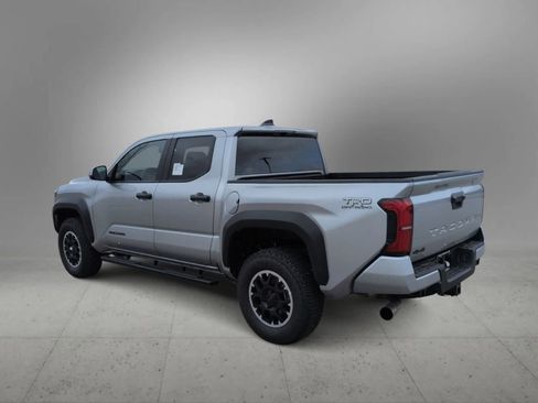Used 2026 Toyota Tacoma TRD Off-Road AWD/4WD image 4