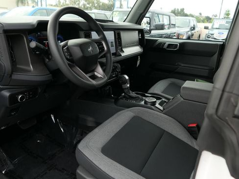 Used 2025 Ford Bronco 4-Door AWD/4WD image 13