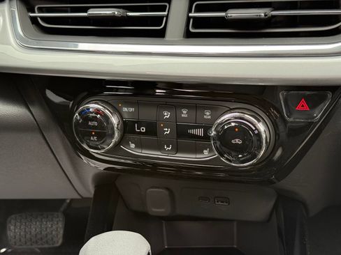 New 2026 Chevrolet Trax LT w/ Midnight Edition FWD image 18