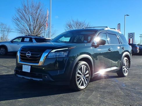 Used 2022 Nissan Pathfinder Platinum w/ Cargo Package image 12