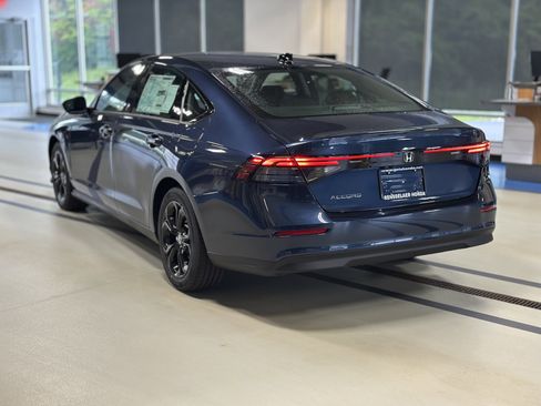 New 2025 Honda Accord SE image 6