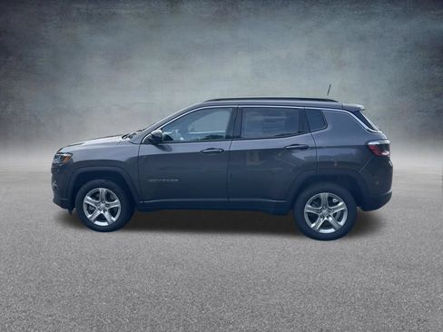 Used 2023 Jeep Compass Latitude w/ Convenience Group AWD/4WD image 5