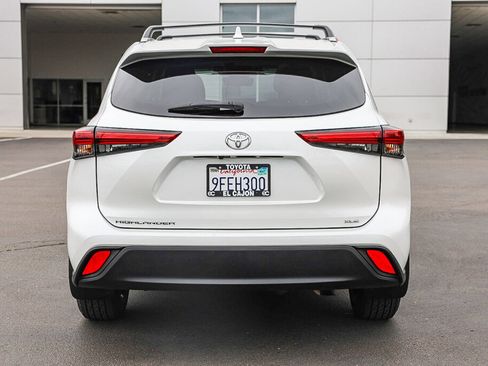 Used 2023 Toyota Highlander XLE FWD image 26