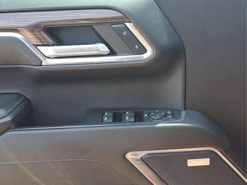 Used 2023 Chevrolet Silverado 1500 LT Trail Boss w/ LT Trail Boss Premium Package AWD/4WD image 16