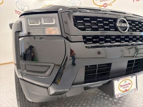 Used 2026 Nissan Frontier SV w/ Tow Package RWD image 9