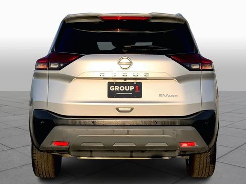 Used 2023 Nissan Rogue SV image 5