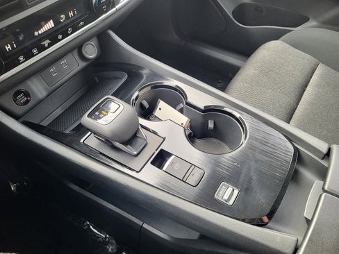 Used 2025 Nissan Rogue SV image 21