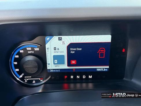 Used 2021 Ford Bronco Badlands image 16