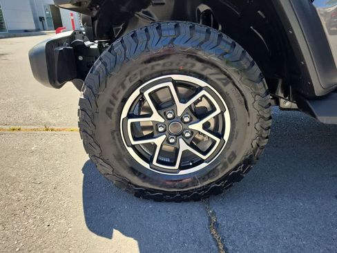 Used 2024 Jeep Wrangler Unlimited Rubicon w/ Technology Group AWD/4WD image 10