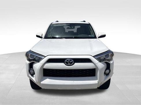Used 2019 Toyota 4Runner SR5 AWD/4WD image 11