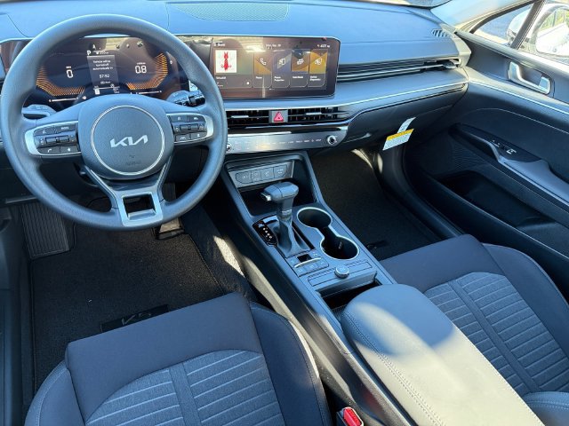 New 2027 Kia K5 LXS FWD image 12