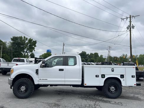 Used 2017 Ford F250 XL w/ Power Equipment Group AWD/4WD image 10