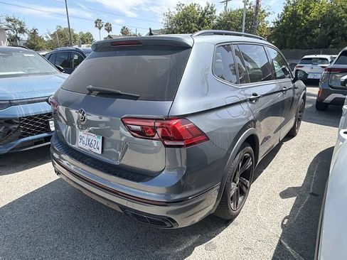 Certified 2023 Volkswagen Tiguan SE R-Line FWD image 4