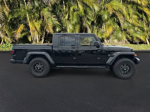 Used 2023 Jeep Gladiator Sport AWD/4WD image 4