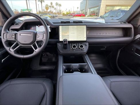 New 2026 Land Rover Defender 130 X-Dynamic SE image 7