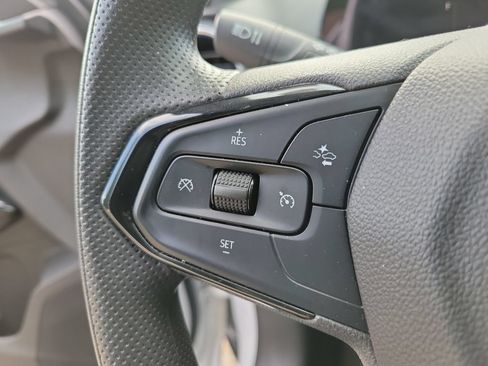 Used 2025 Chevrolet Trax LT FWD image 26