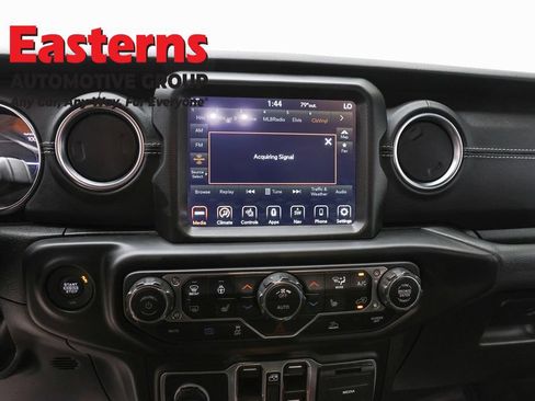 Used 2022 Jeep Wrangler Unlimited Sahara w/ Cold Weather Group AWD/4WD image 12