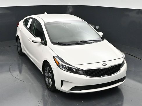 Used 2018 Kia Forte S FWD image 11