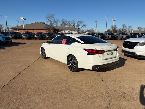 Used 2021 Nissan Altima 2.0 SR image 3