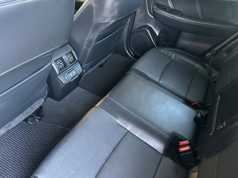 Used 2019 Subaru Outback 2.5i Limited AWD/4WD image 12