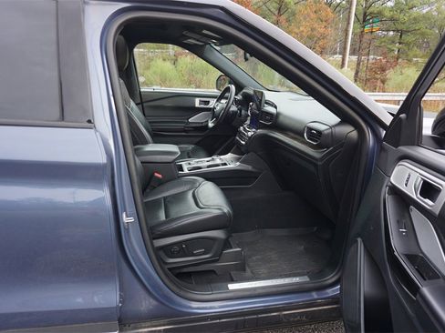 Used 2021 Ford Explorer Platinum w/ Equipment Group 601A image 19