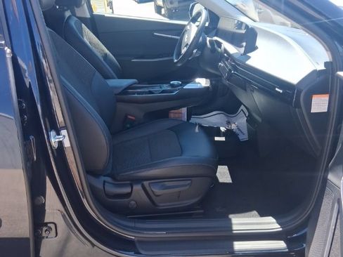 Used 2024 Kia EV6 Light RWD image 9