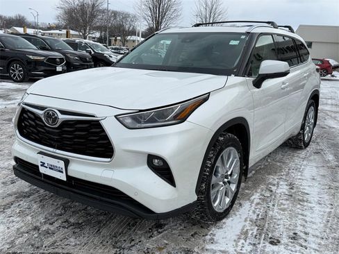 Used 2021 Toyota Highlander Limited image 8
