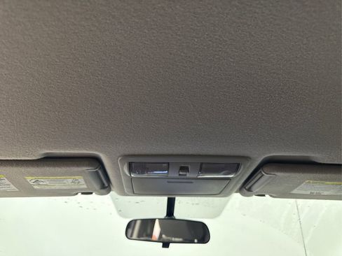 Used 2012 Nissan Frontier SV RWD image 27