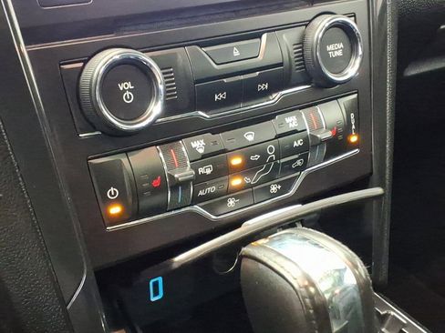 Used 2017 Ford Explorer XLT w/ Equipment Group 202A image 17