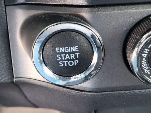 Used 2021 Toyota Tacoma TRD Off-Road image 21