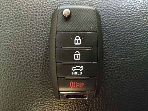 Used 2015 Kia Optima LX FWD image 32