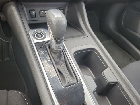 Used 2024 Nissan Sentra SV FWD image 32
