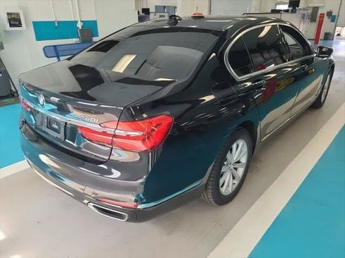 Used 2017 BMW 740i RWD image 7